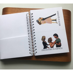 bolsillo interior extra y postales recortables